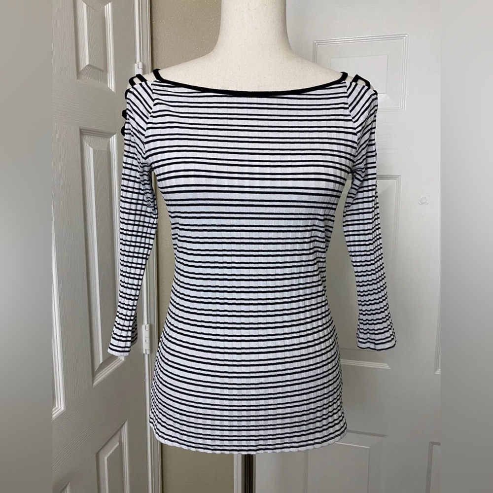 White House Black Market Blouse Size XS Black White Knit Stretch Top WHBM